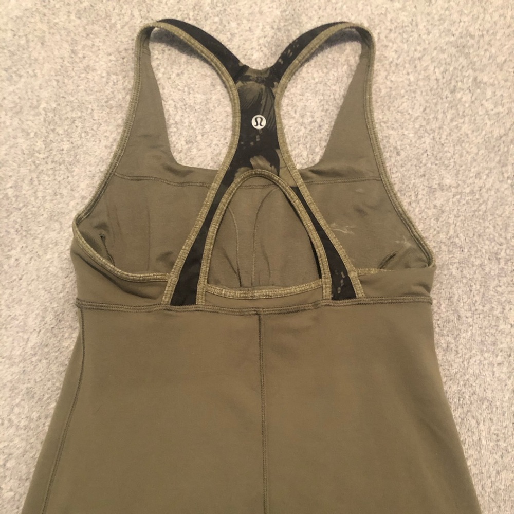 Lululemon tank